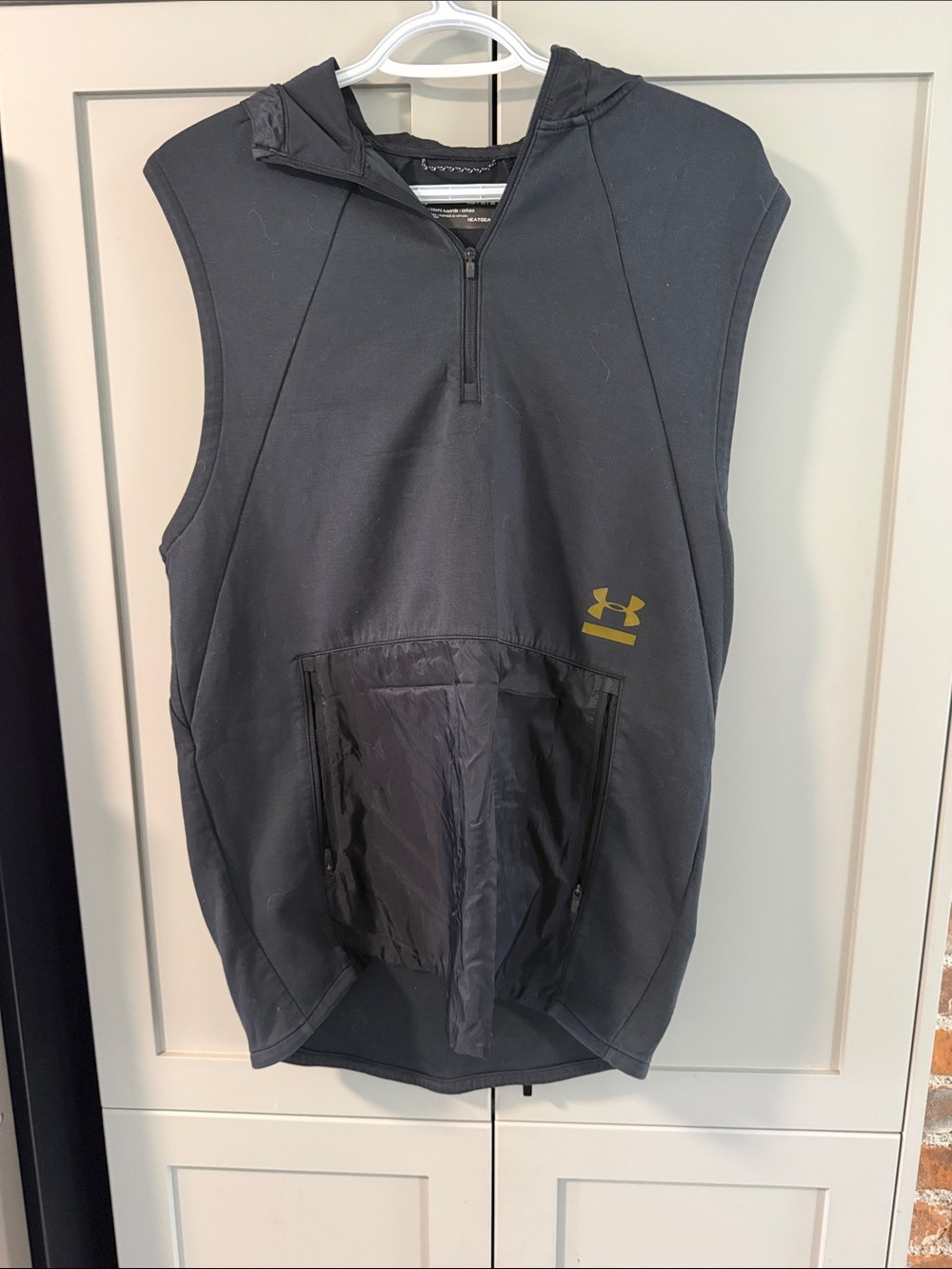 Under Armour Black Sleeveless Hooded Pullover with Gold Logo